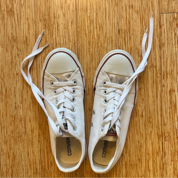 Converse Chuck Taylor All Star White Low Top Sneakers, Size Mens 6/Womans 8 - Picture 1 of 15